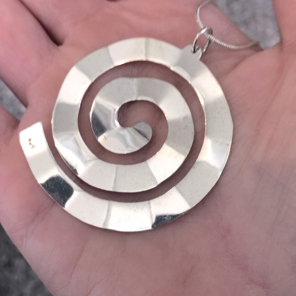 Round Spiral Necklace